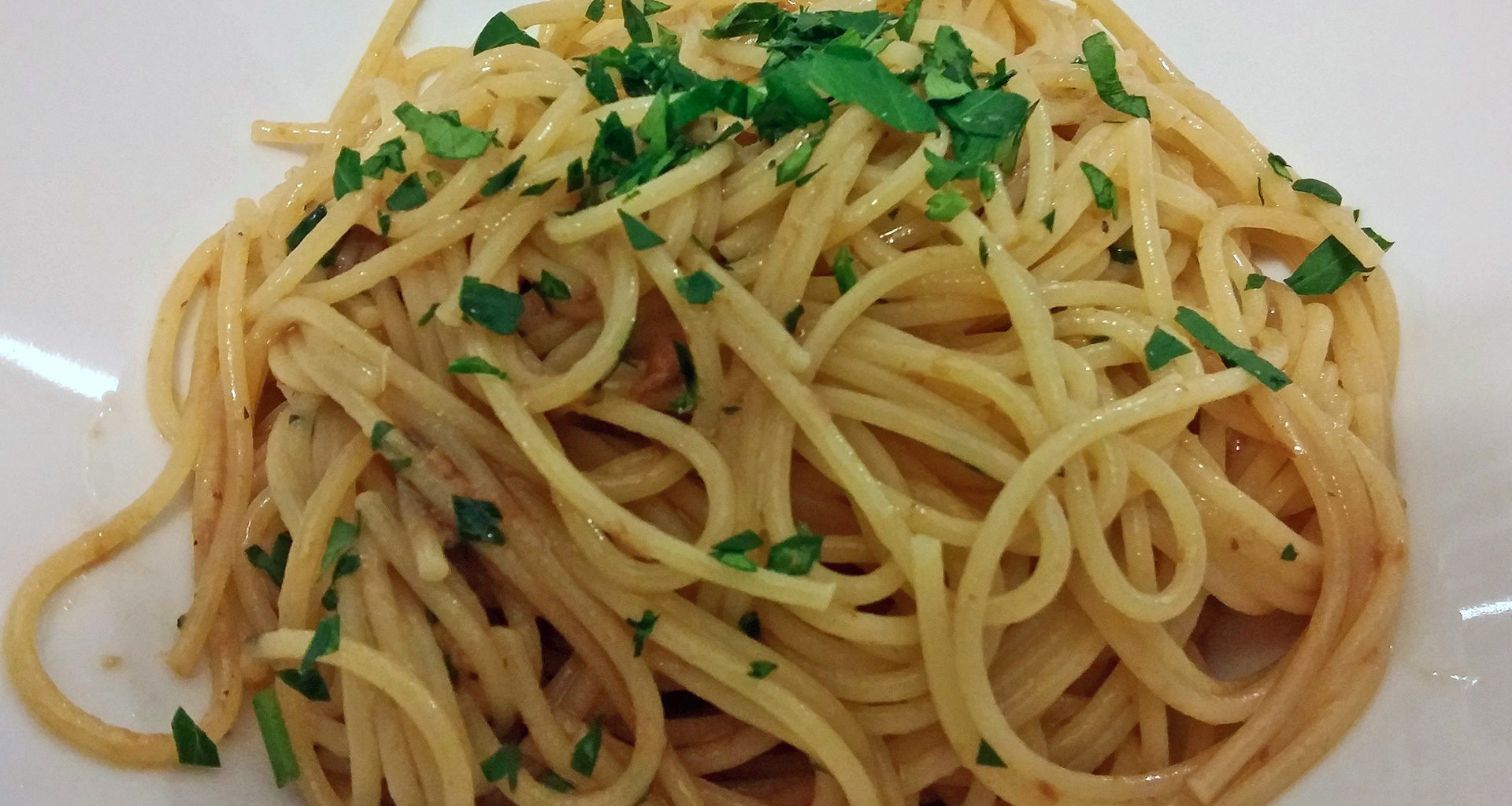 Spaghetti con la Colatura di Alici - Perla nel blu